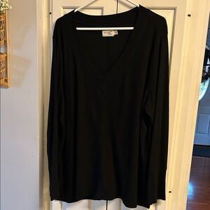 Women's Black V-Neck Top 3x